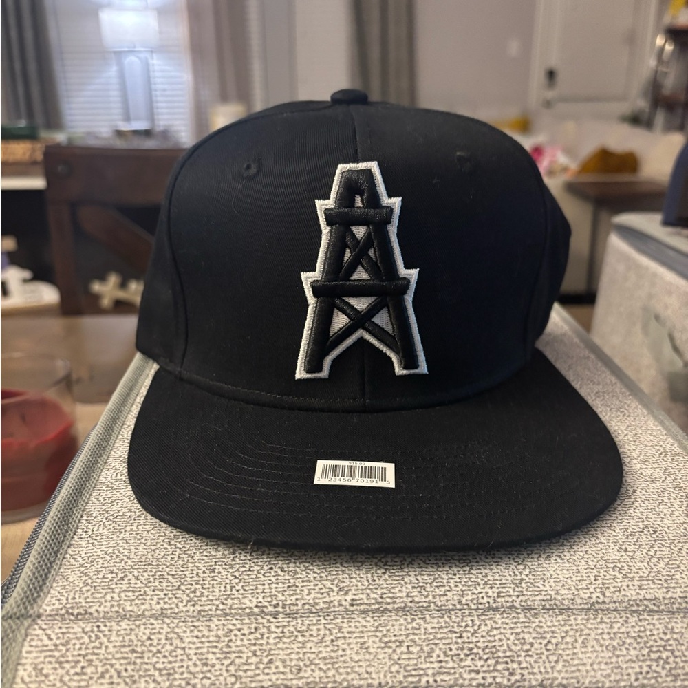Houston Oiler 39THIRTY Cap SnapBack.  Please view the pictures for clarity.